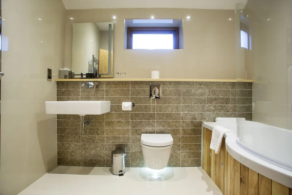 Tewin Bury Farm Hotel