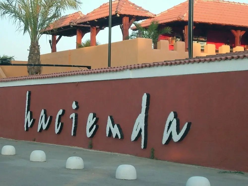 Modern villa with private swimming pool, nice garden with roofed terrace, BBQ