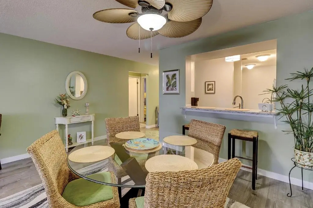 28 Springwood 2 BR Condo Forest Beach