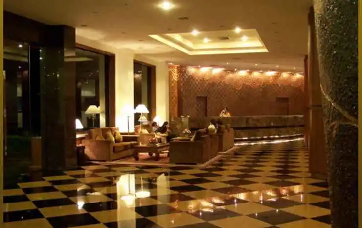 Sri U-Thong Grand Hotel