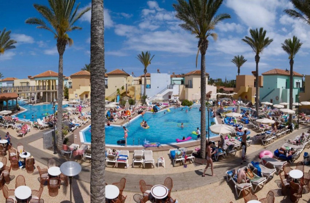 Отель Broncemar Beach Suites