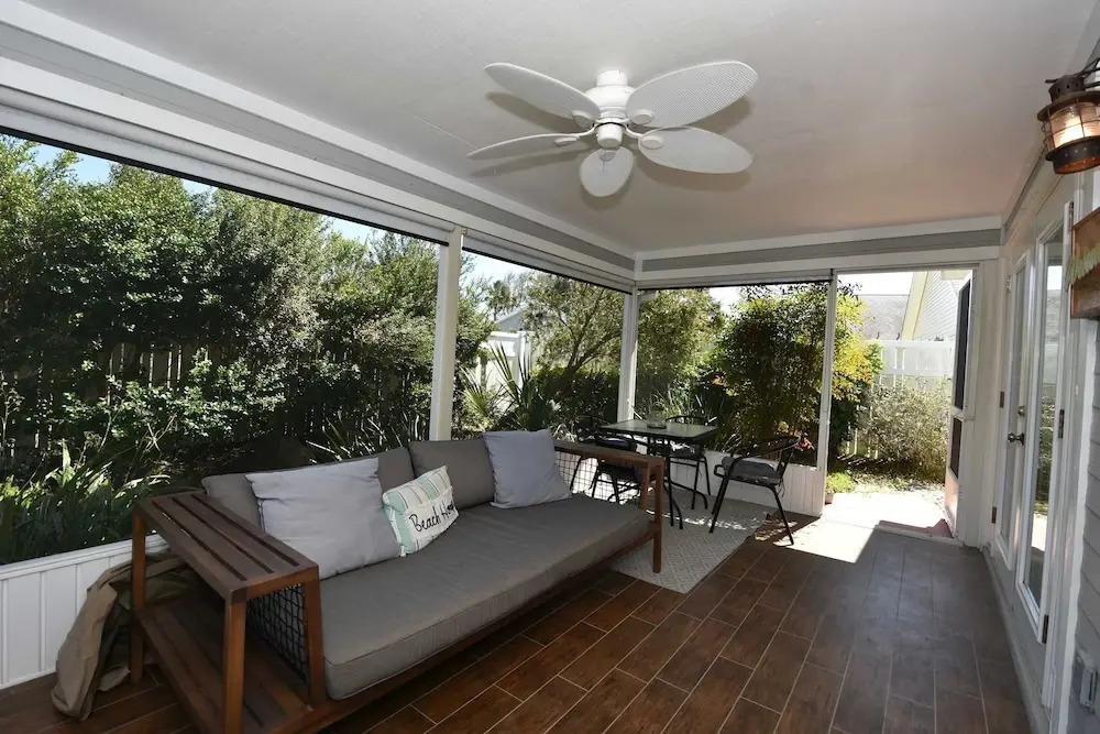 Sea Colony Cottage - Beachside Cottage in Beachfront Community w Pool