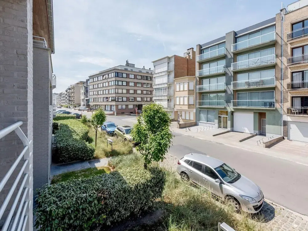 Apartment in St-Idesbald near the Sea