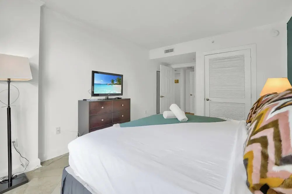Relaxing Condo with Free Parking