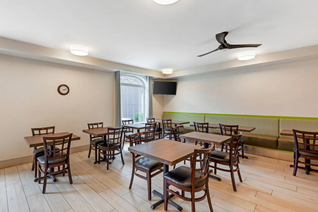Quality Inn & Suites Oakville-Mississauga