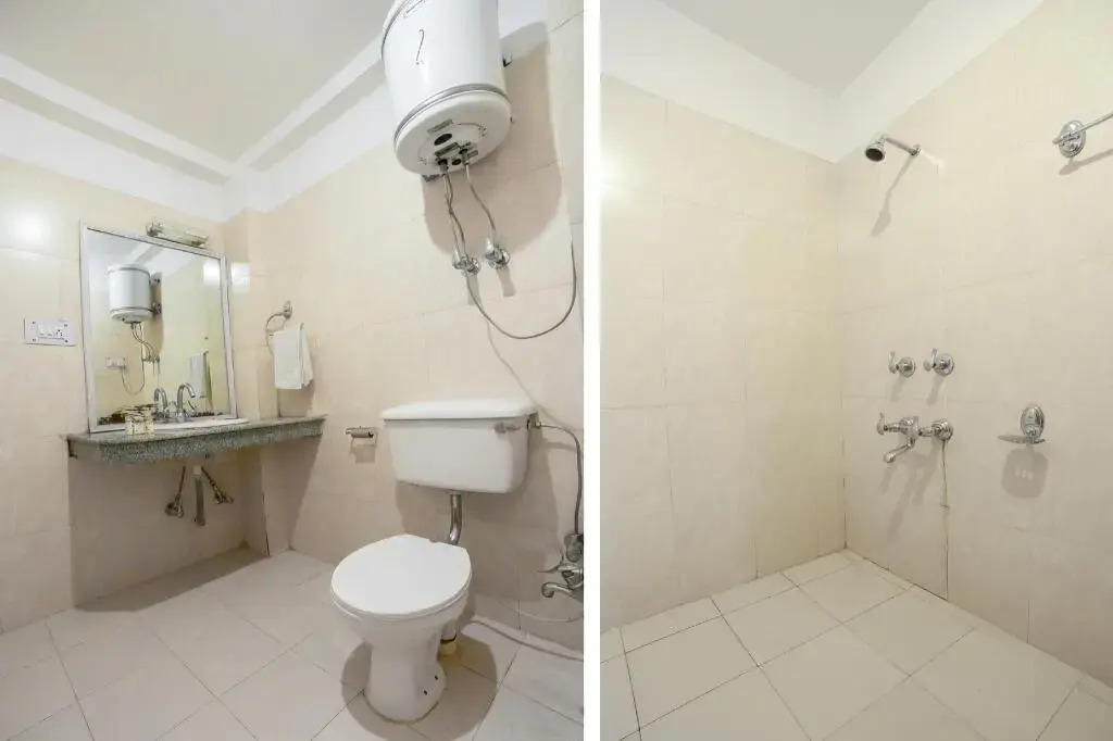 Oyo 74401 Aster Garden Suites