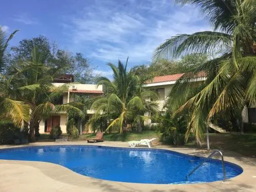 Las Colinas de Playas del coco