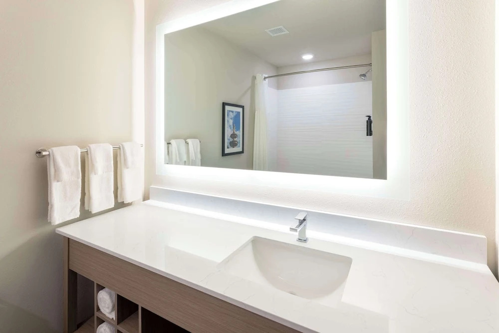 GrandStay Hotel & Suites Johnston-Des Moines, IA