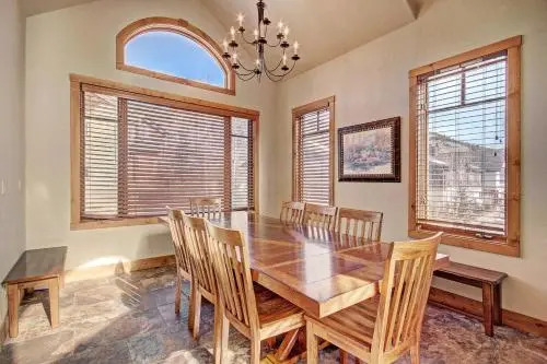 18 Autumn Brook Condo
