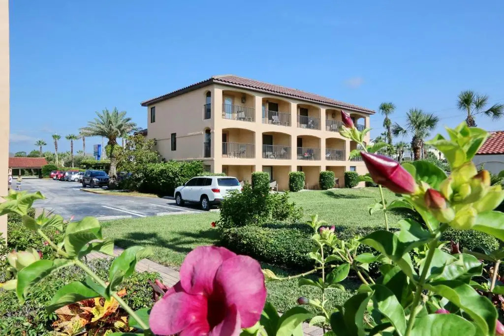 La Fiesta Ocean Inn & Suites