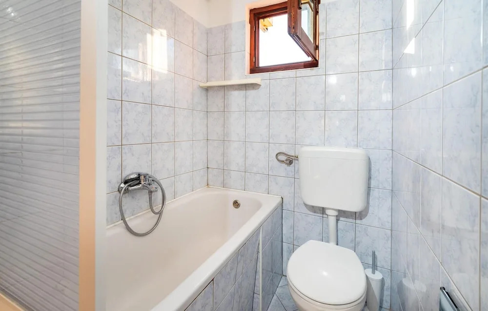 Awesome Apartment in Modric With 2 Bedrooms and Wifi