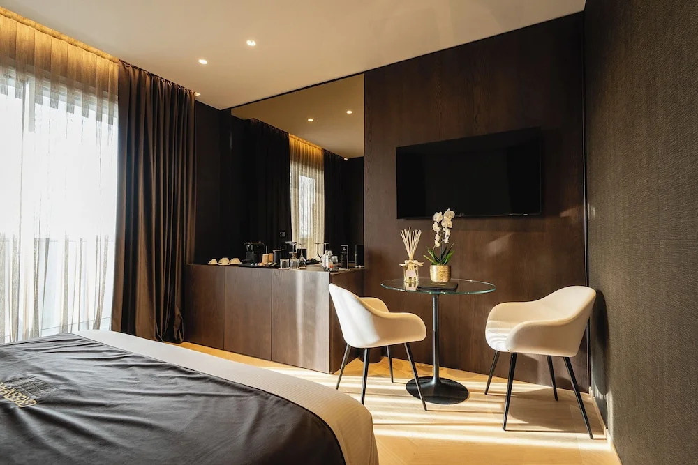 Green Park Penthouse Suite & Pool - Heated Pool
