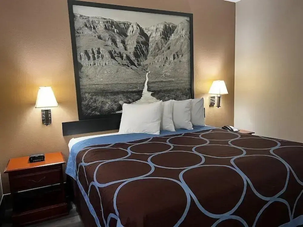 Hotel Piney Woods