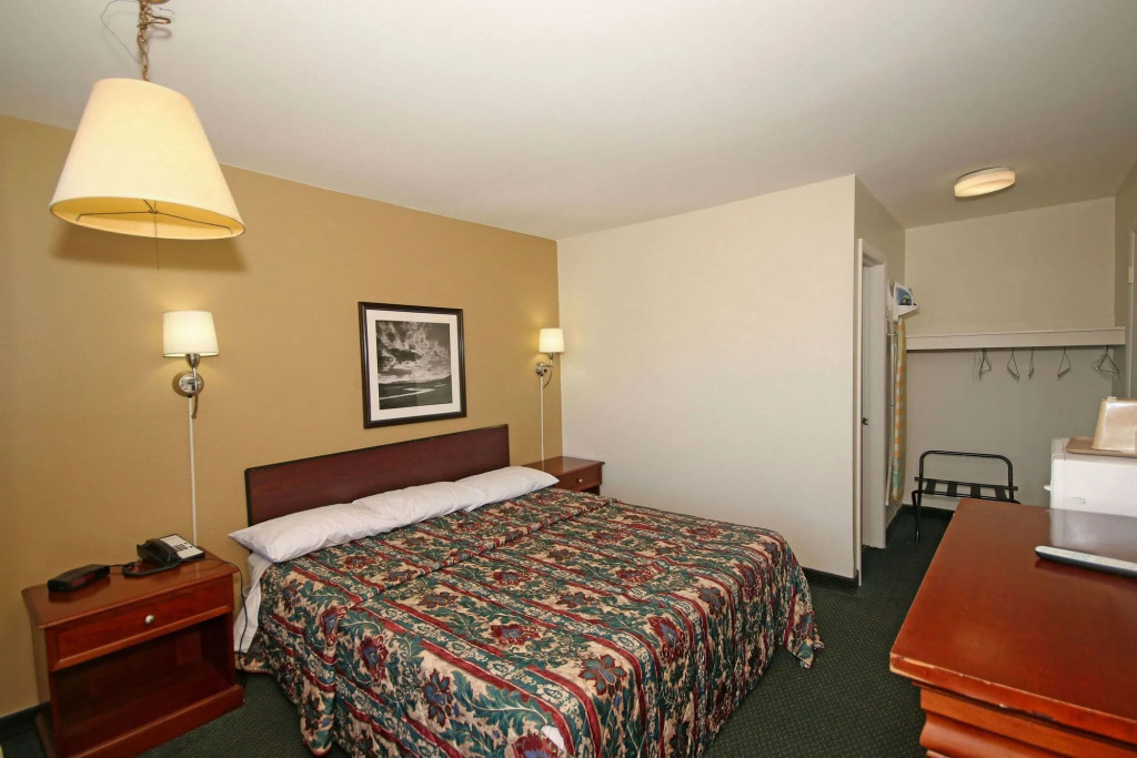 Royal Inn and Suites Charlotte Airport