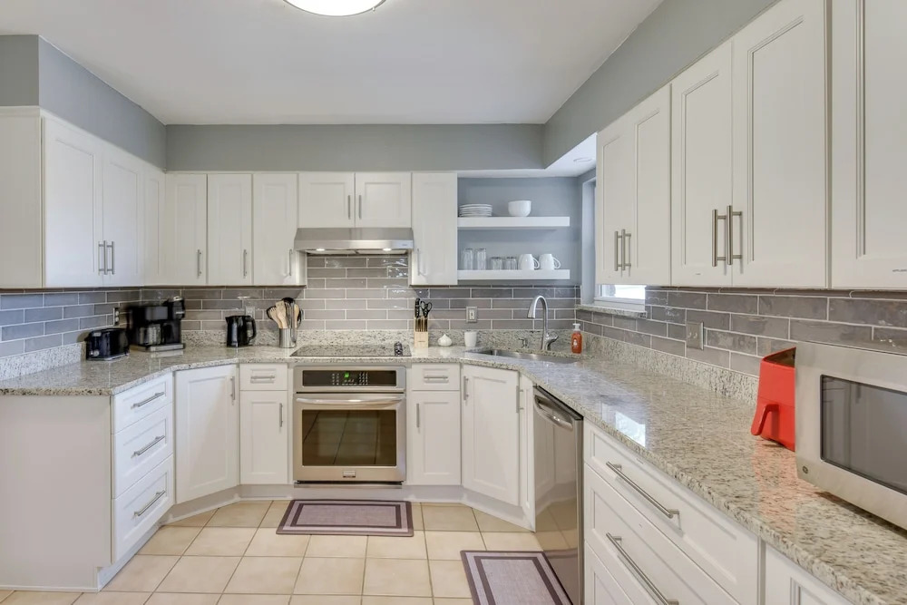 4 Mi to Garniers Beach Park: Home w/ Private Pool!