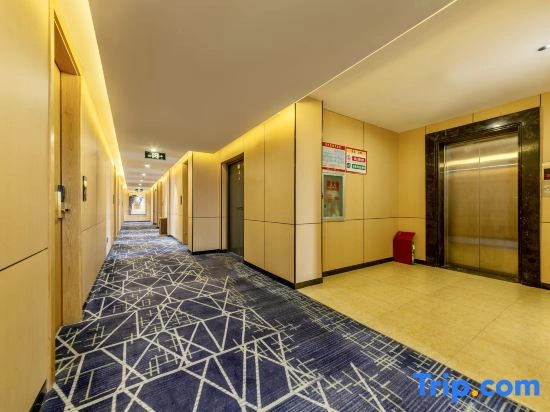 Senlan Hotel (Zhongxiang Bus Station Branch)