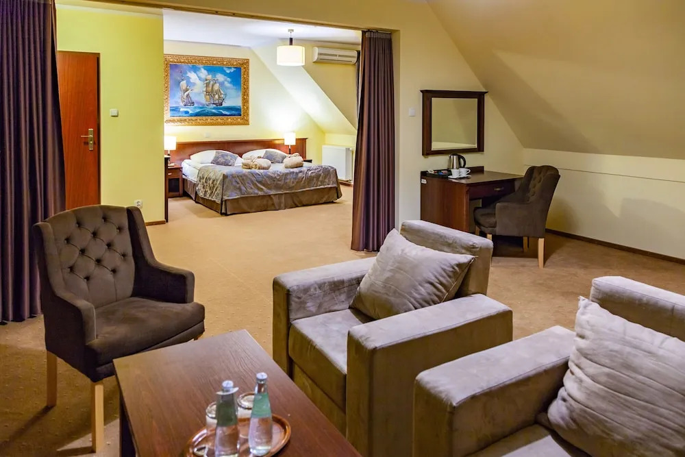 Hotel Roberts Port