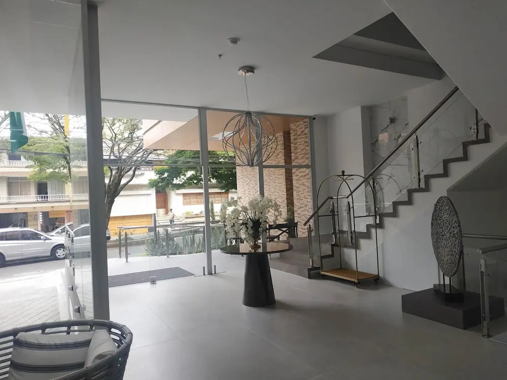 Seven Inn Hotel
