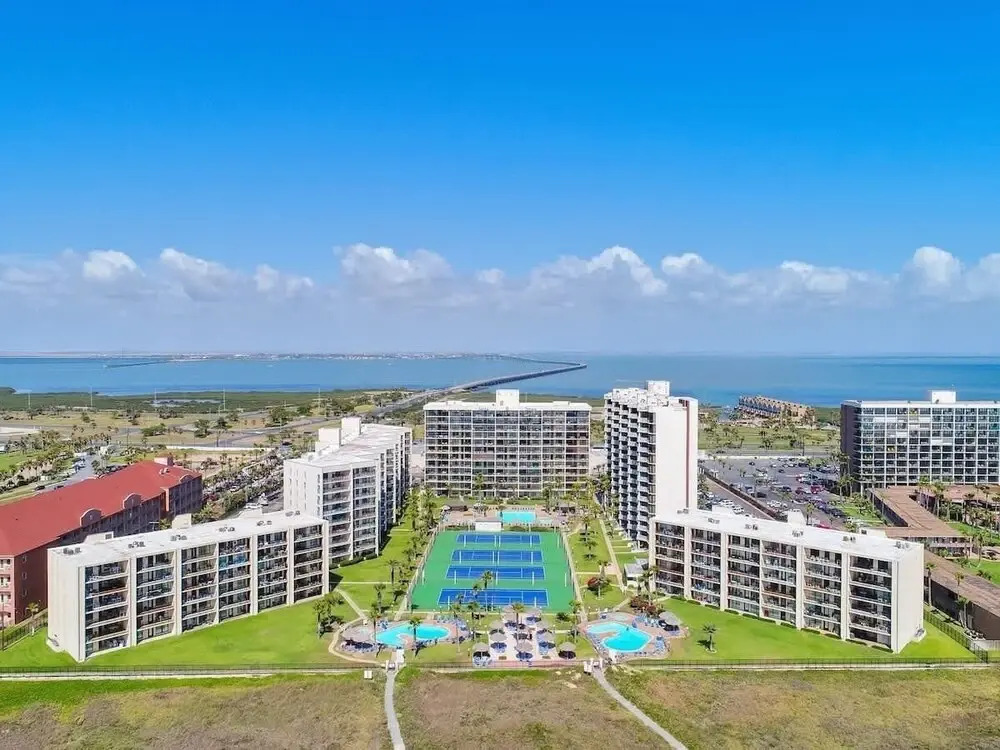 Saida Towers Iii- 3101 3 Bedroom Condo by RedAwning