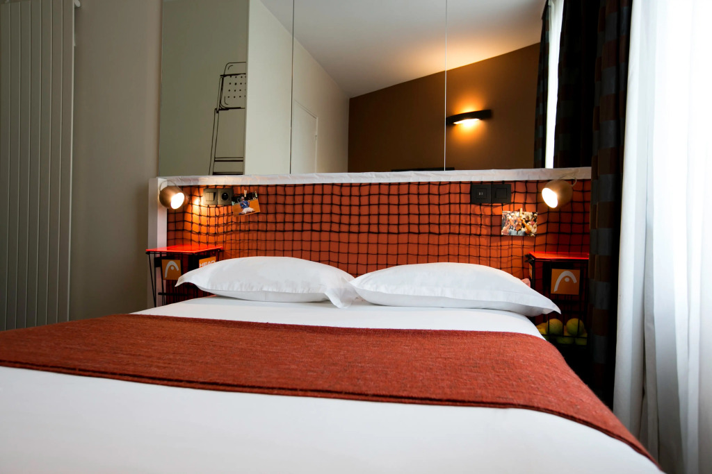 Hotel Olympic Paris Boulogne by Patrick Hayat