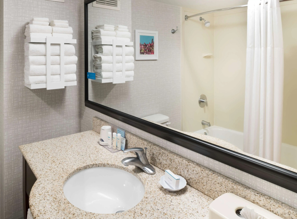 Hampton Inn & Suites Chicago North Shore