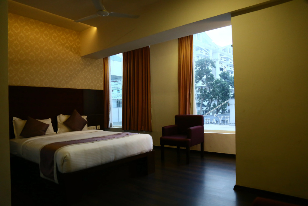 Treebo Comfy Business, Opp Nexus Mall Koramangala