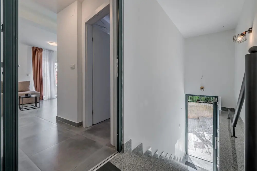 Apt With Terrace and sea View, in Heart of Split