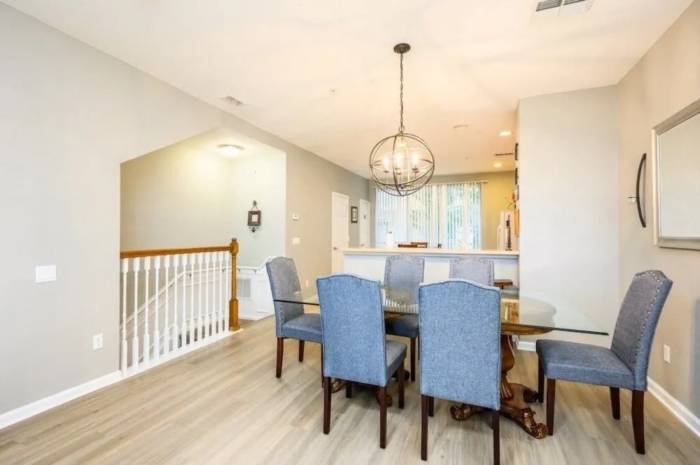 NEW 3 Bedroom Townhome [cdc Compliant] l 4008 Home