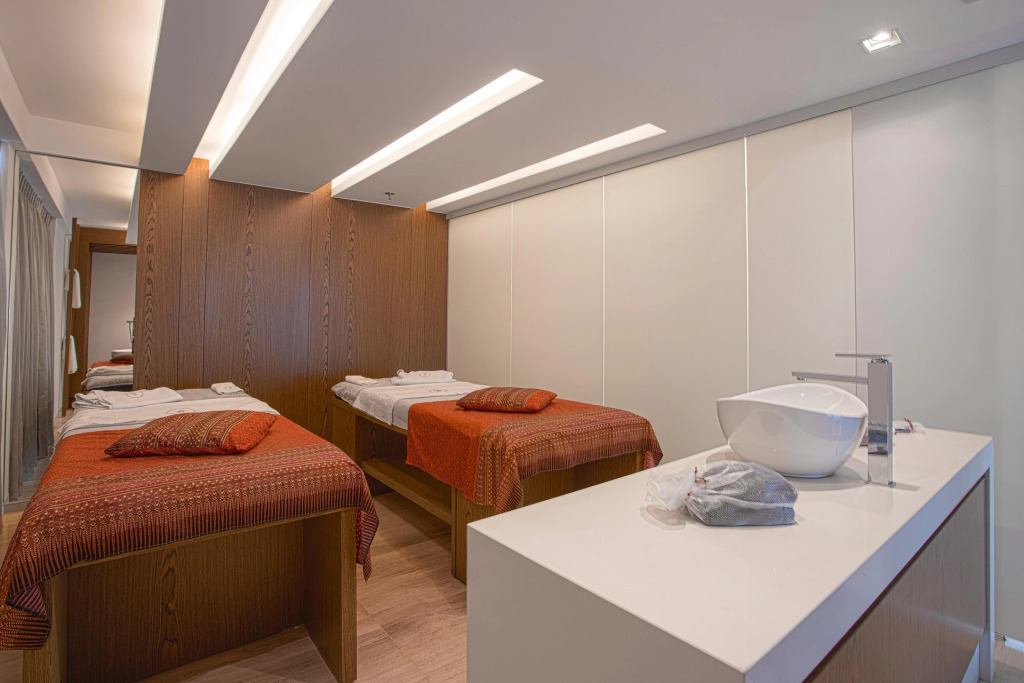 Suryaa Hotel Pinhais, Curio Collection by Hilton