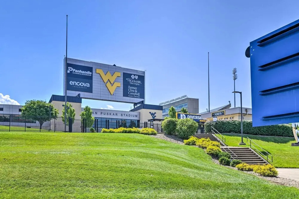Morgantown Home w/ Patio: Near WVU Football!