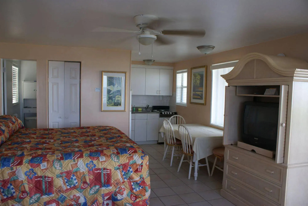 Daytona Shores Inn and Suites