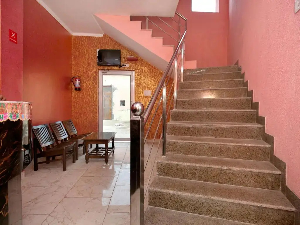 Hotel Pink City By OYO Rooms
