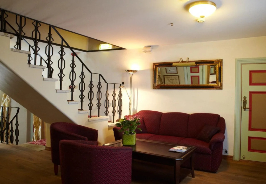 CRU Hotel