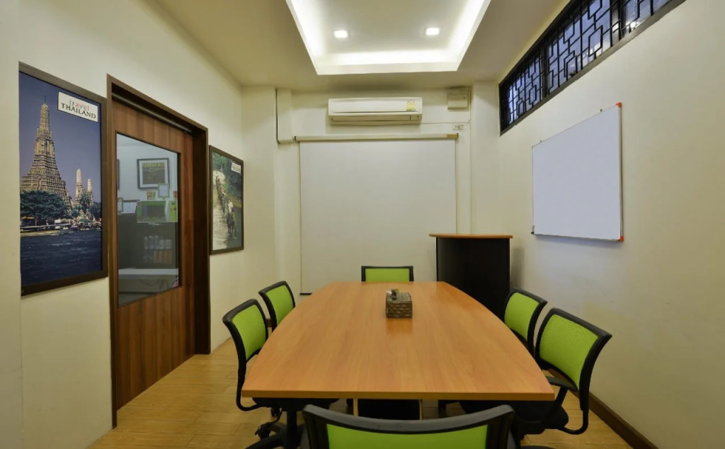 iCheck inn Gems Center Silom