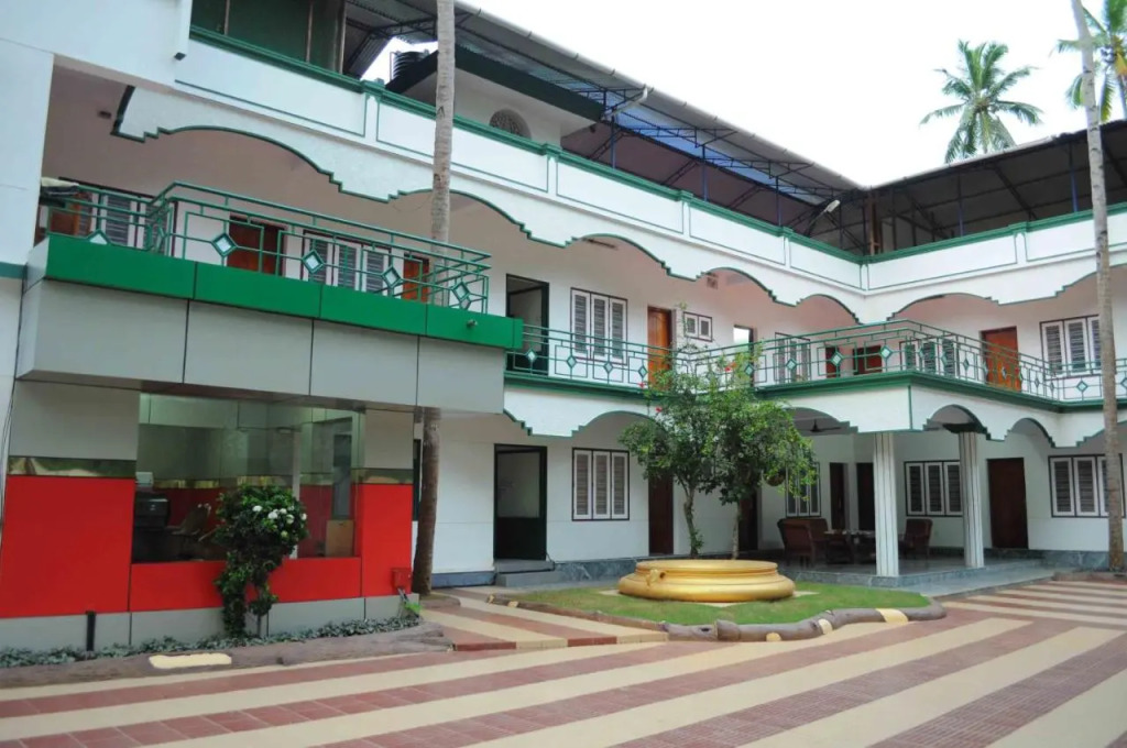 Raja Park Beach Resort