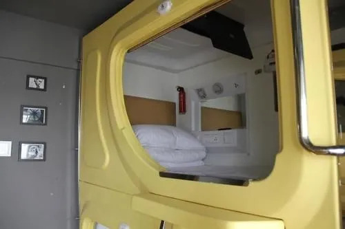 Simple Capsule Apartment