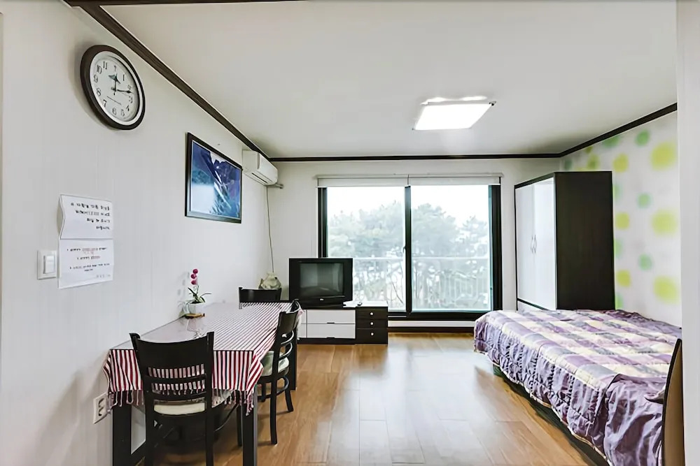 Daebudoseommaeul Pretty Pension
