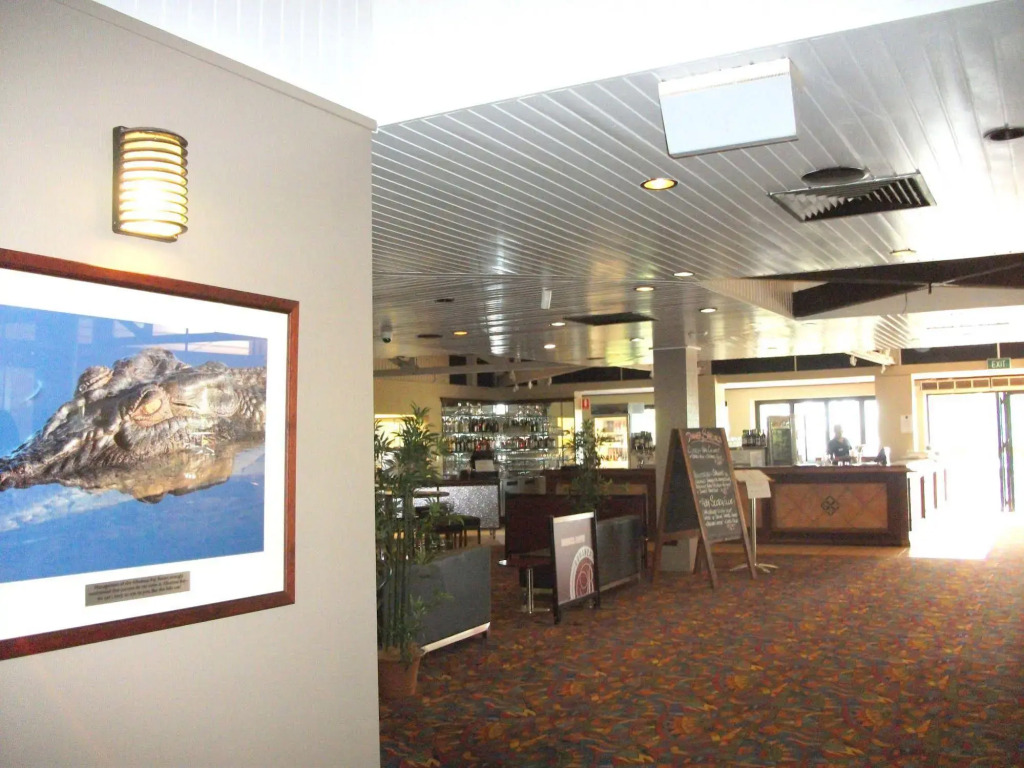 Albatross Bay Resort