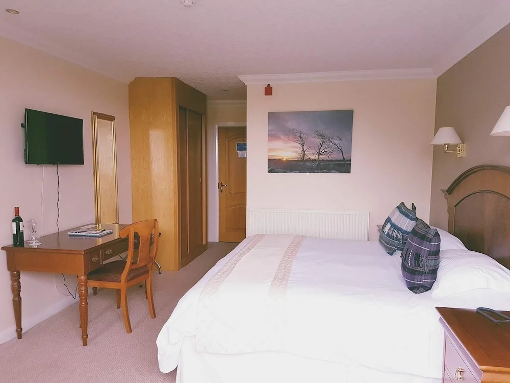 The Powfoot Hotel, Annan