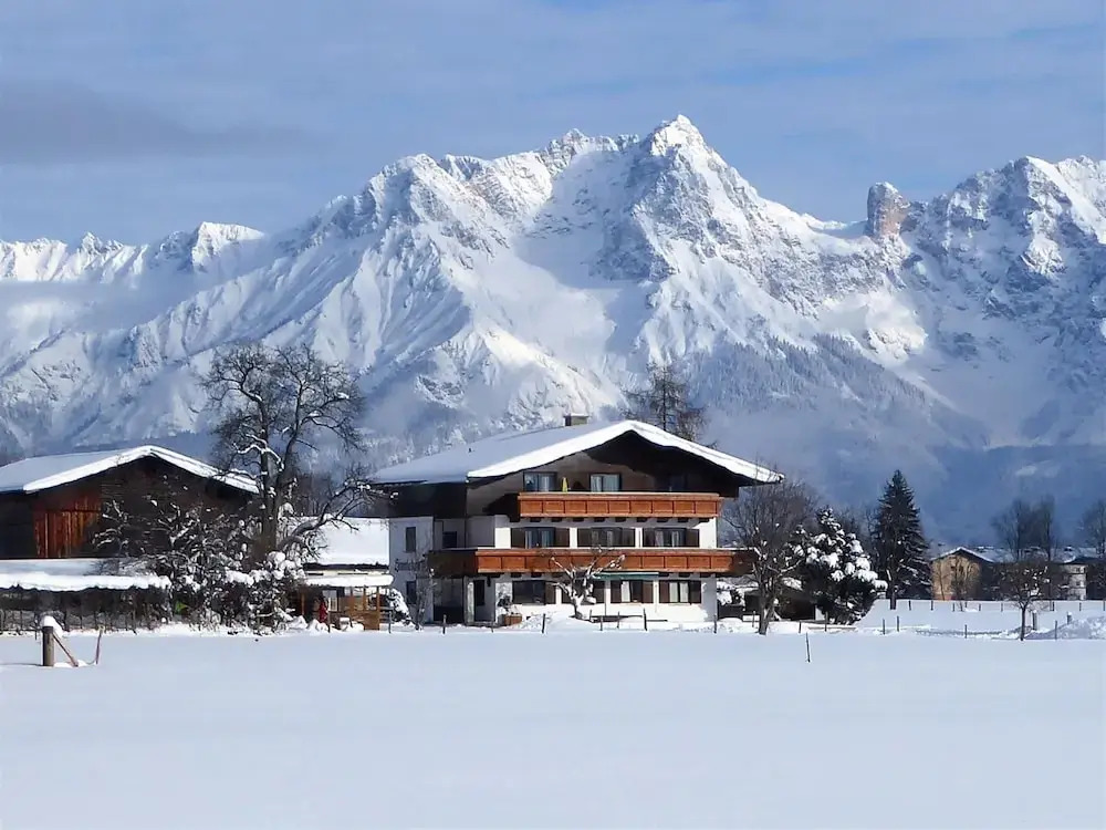 Apartment in Maishofen near Ski Slopes