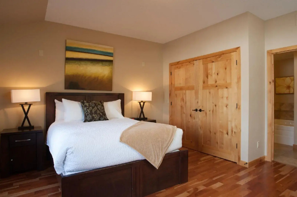 Rundle Cliffs Lodge by Spring Creek Vacation