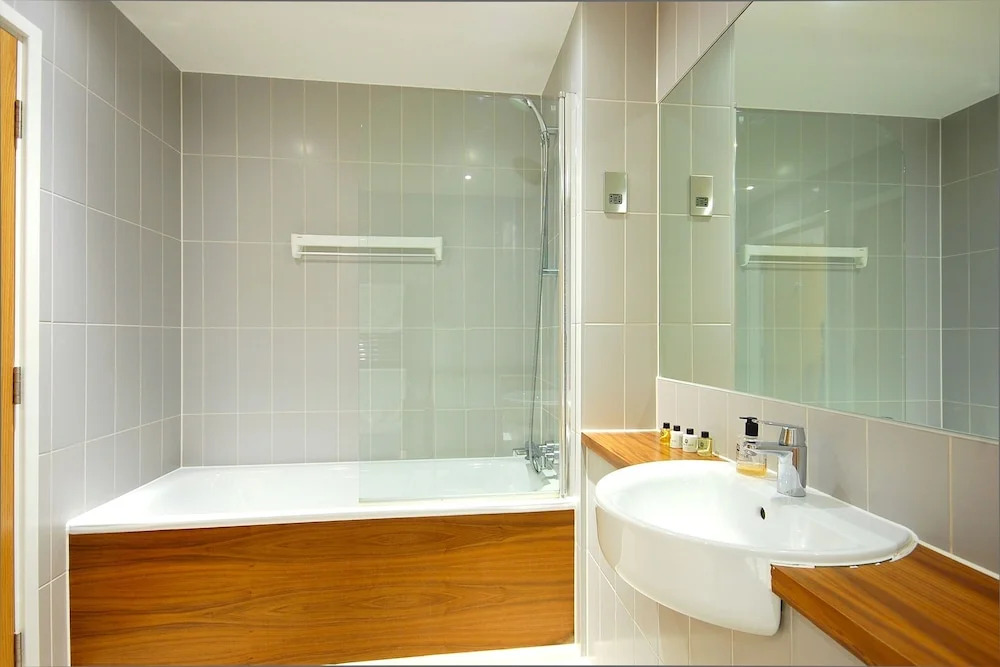 Bright Godfrey Place Nest - HEN21