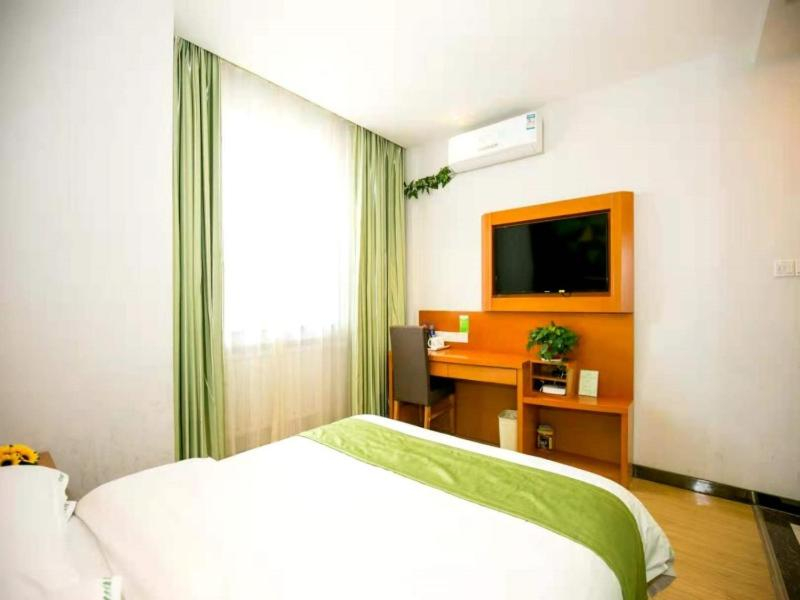 Vatica Jiuquan Eastern Bus Station Hotel