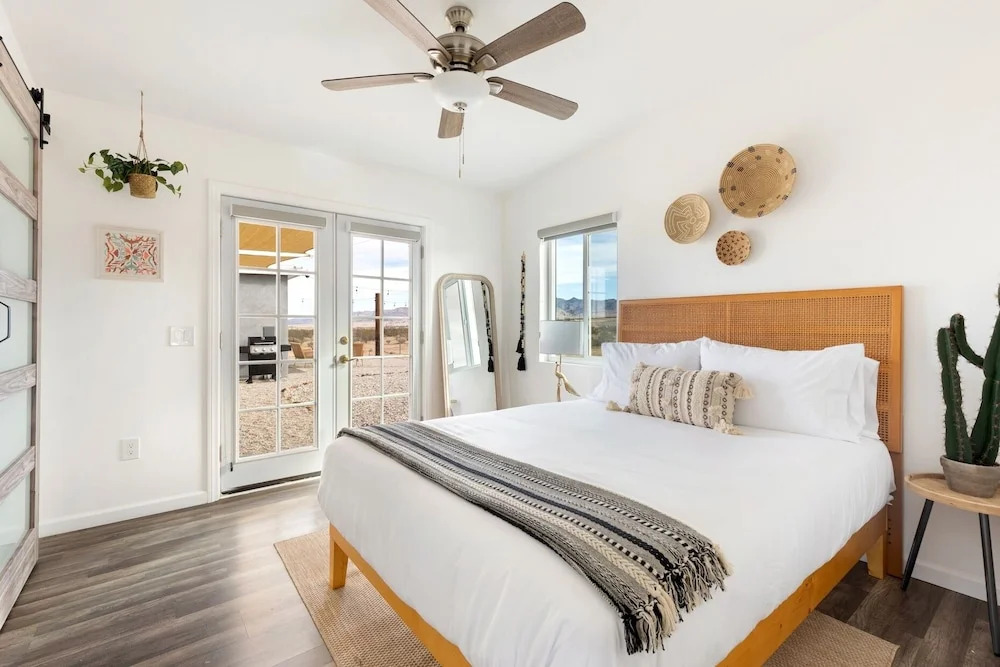 Mojave Ranch - Hot Tub, Fire Pit, Dark Skies And Desert Views! 2 Bedroom Home by RedAwning