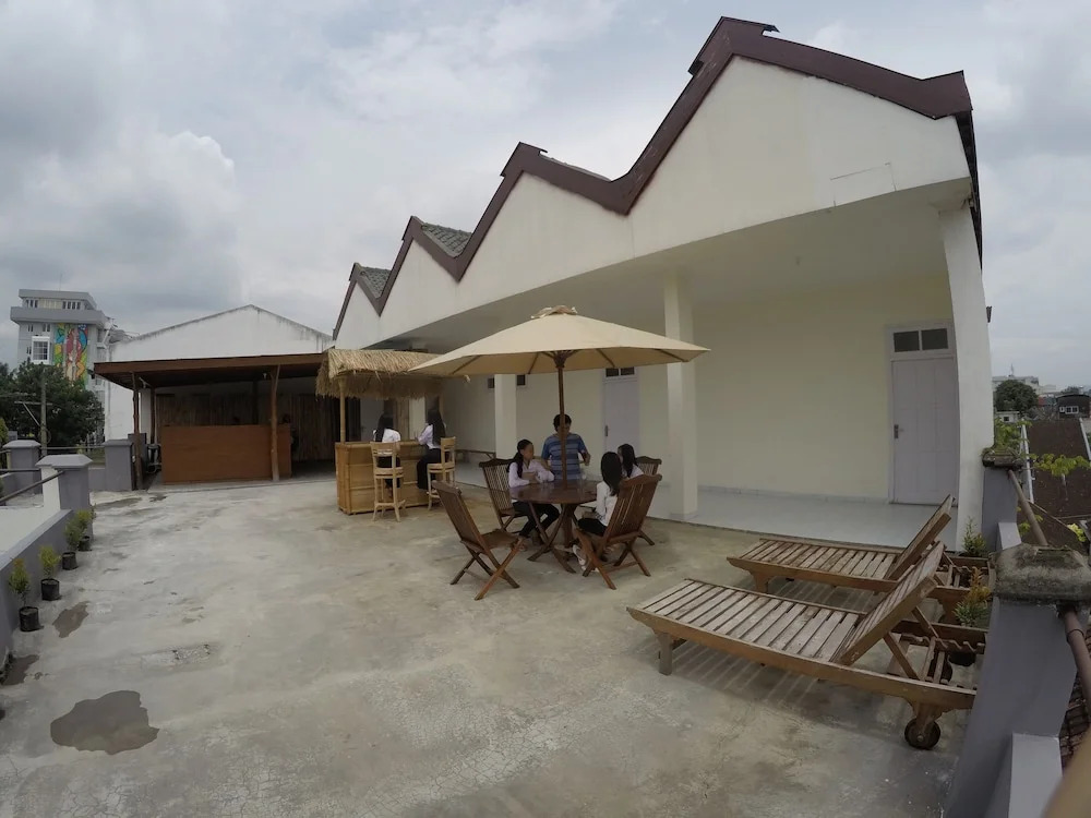 Palmyra Hostel