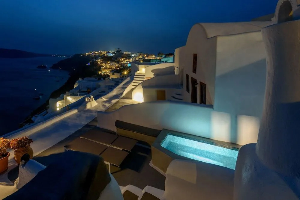 Ianthe Apartments & Villa