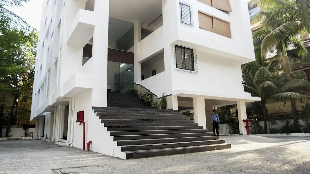 The Altruist Koparkhairane Hotel