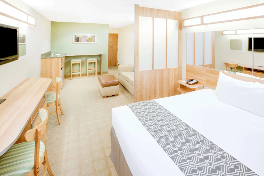 Microtel Inn & Suites by Wyndham Saraland