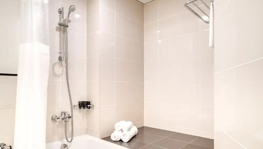 Viridis Living Chic and Spacious 1BR
