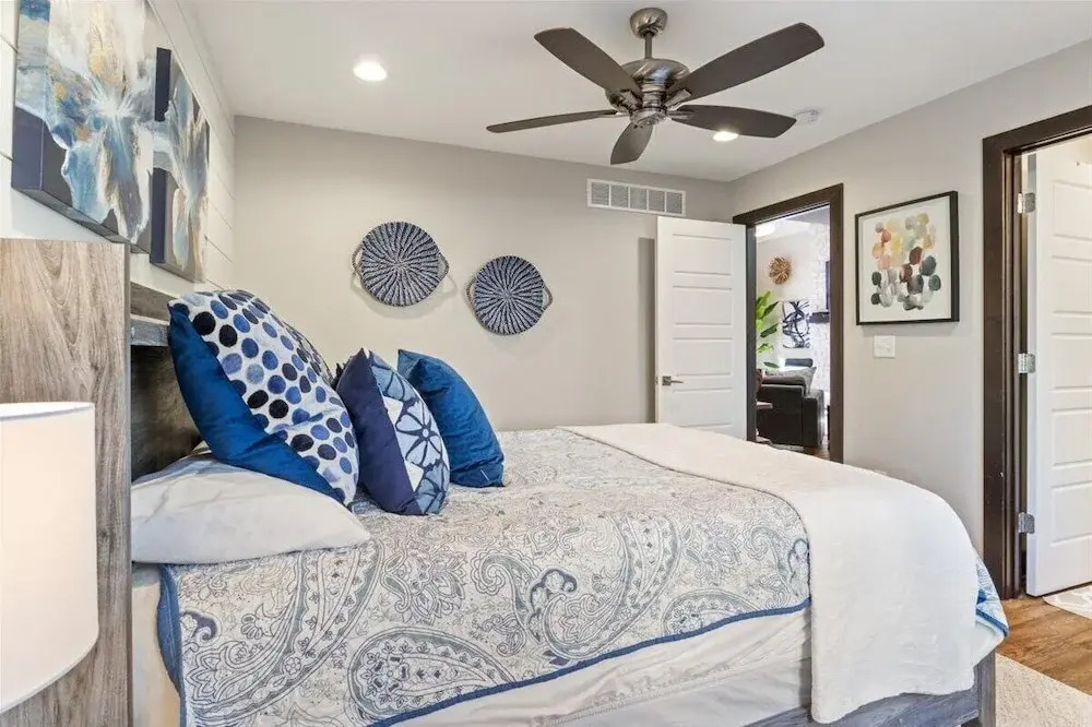 Loto Pointe, Updated Luxury Home w/ Boat & PWC Slip, Boat Ramp, Firepits, Pool Table & More!